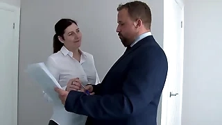 Estate substitute mrporkpie lets tenant have the house with no deposit